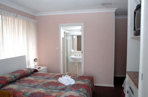 Blue And White Lodge - Accommodation Gold Coast 1