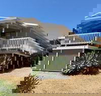 Catching Waves - Accommodation Gold Coast