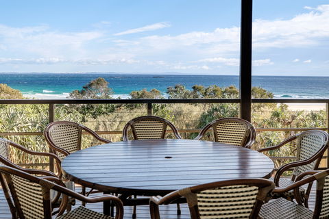 Claytons On Cylinder Beach Front Apartments - Accommodation Gold Coast 2