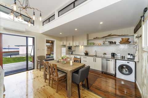 Coastal Pods Wynyard - 1 Gold Coast 1