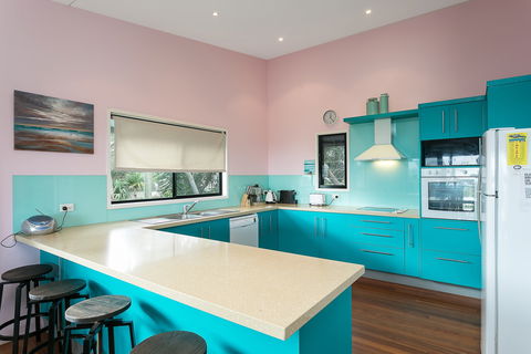 Colours Of Cylinder - Accommodation Gold Coast 2