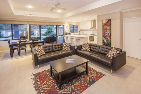 Dave's Digs - 1 Gold Coast 1