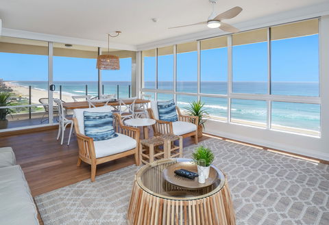 Dorchester On The Beach - Accommodation Gold Coast 2