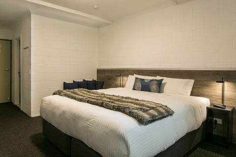 Falls Creek Hotel - Accommodation Gold Coast 2