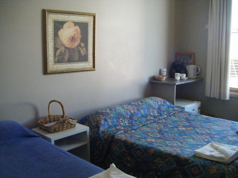 Imperial Hotel Cowra - Gold Coast 4U 1