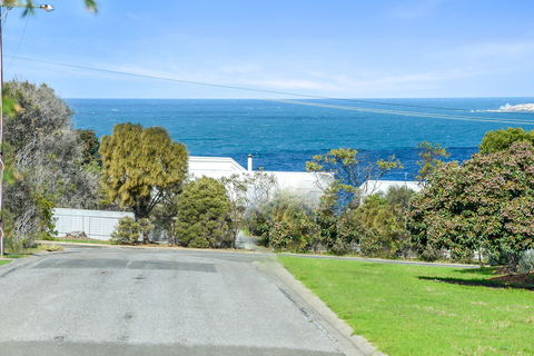 Islandview - Hayborough - Accommodation Gold Coast 1