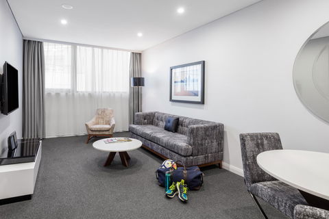 Meriton Suites North Sydney - Accommodation Gold Coast 2