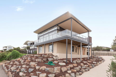 Neighbour Avenue - Gold Coast 4U 0