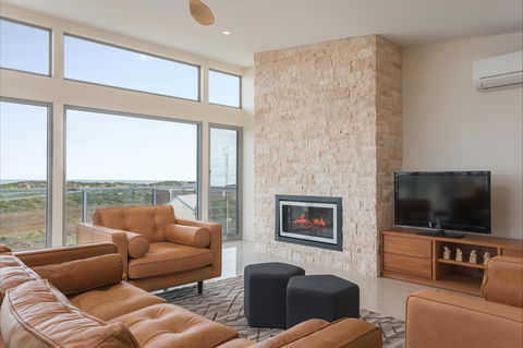Neighbour Avenue - Gold Coast 4U 2