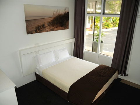 Park Beach Hotel Motel - Accommodation Gold Coast 1