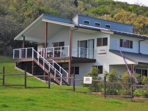 Point Plomer Holiday Cottages - Accommodation Gold Coast 0