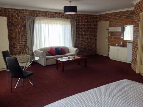 Richmond Motor Inn - Gold Coast 4U 0