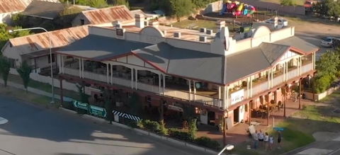 Royal Hotel Adelong - Gold Coast 4U 0