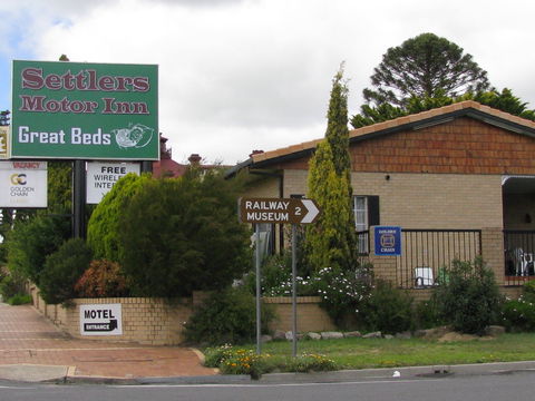 Settlers Motor Inn - Accommodation Gold Coast 2