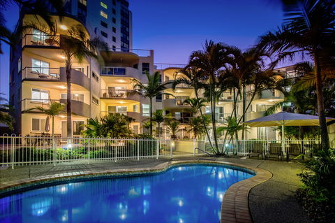 The Burlington Holiday Apartments - Accommodation Gold Coast 2
