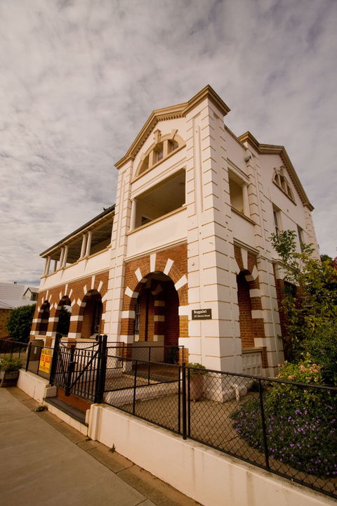 Vault Restaurant And Accommodation - Accommodation Gold Coast 0