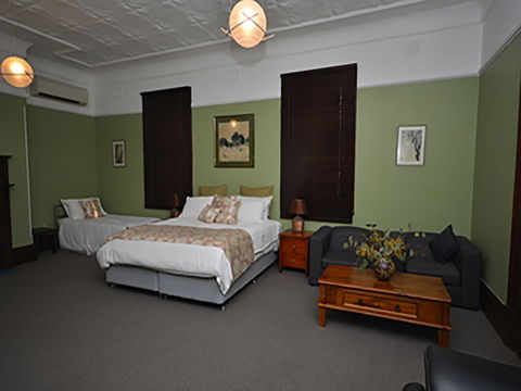Vault Restaurant And Accommodation - Accommodation Gold Coast 1