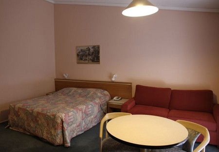 Bay Hotel Motel - Accommodation Gold Coast 2