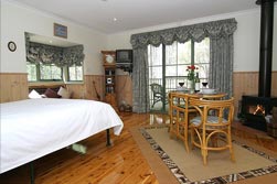 Eagle Hammer Cottages - Accommodation Gold Coast 2