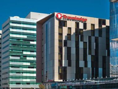 Travelodge Docklands - Accommodation Gold Coast 4