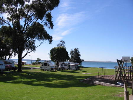 Cowes Caravan Park - Gold Coast 4U 1