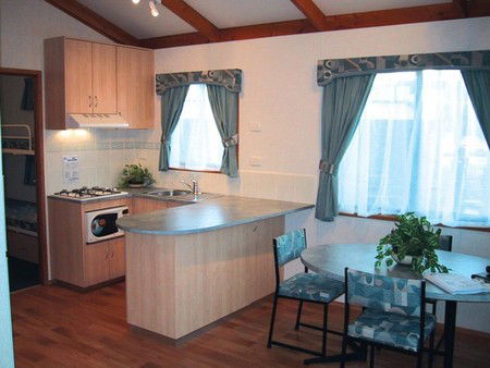Cowes Caravan Park - Gold Coast 4U 5