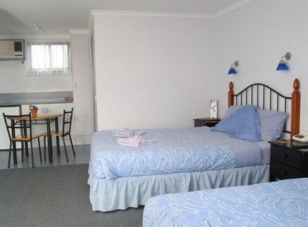 Waterfront Motor Inn - Accommodation Gold Coast 1