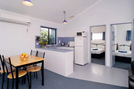 Waterfront Motor Inn - Accommodation Gold Coast 3