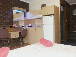 City Lights Motel - Accommodation Gold Coast 2