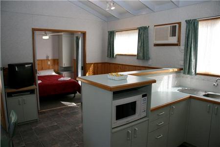 Sale Motor Village - Accommodation Gold Coast 4
