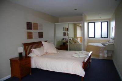 Ultimate Holiday Apartments - Accommodation Gold Coast 2