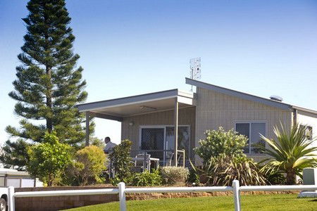 Shaws Bay Holiday Park - Accommodation Gold Coast 1