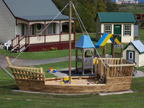 Belfast Cottages - Accommodation Gold Coast 10