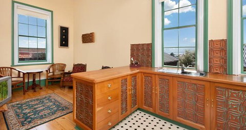 Annesley House - Accommodation Gold Coast 2