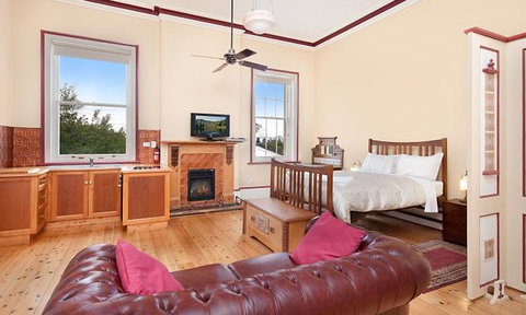 Annesley House - Accommodation Gold Coast 4