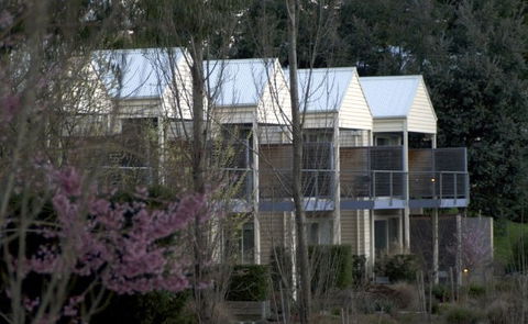 Lake House - Accommodation Gold Coast 2