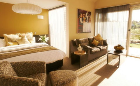 Lake House - Accommodation Gold Coast 3