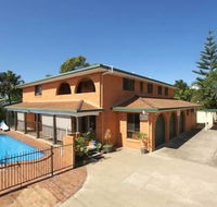 Airlie Court Holiday Apartments - Accommodation Gold Coast