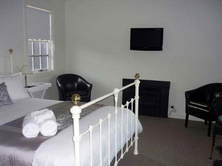 Calgary House & Cottage Accommodation - Accommodation Gold Coast 5
