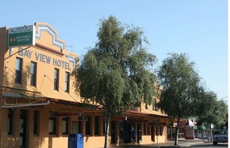 Bay View Hotel - Gold Coast 4U 1