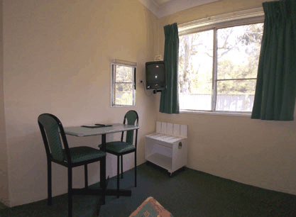 Lakeside Motor Inn - Accommodation Gold Coast 3