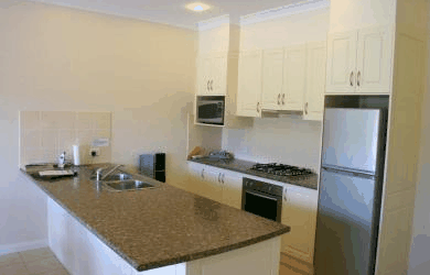 Cadman Apartments - Accommodation Gold Coast 3