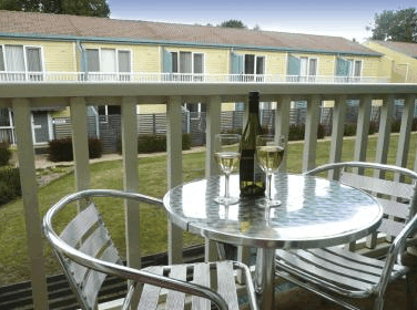 Summer East Serviced Apartments - Accommodation Gold Coast 3
