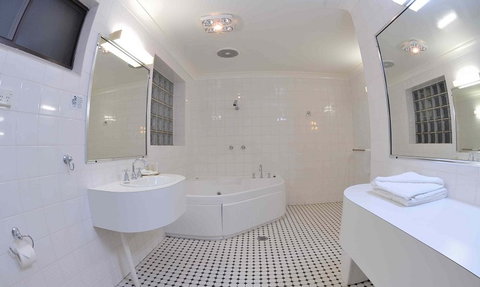 Country Comfort Tumut Valley Motel - Accommodation Gold Coast 4