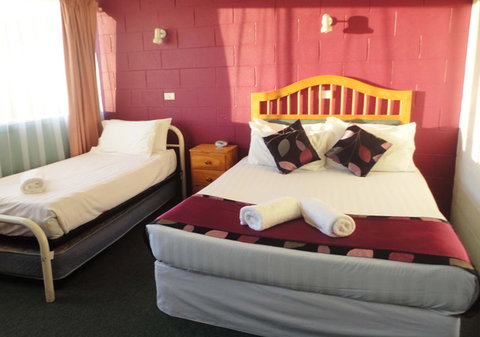 Town Palms Motel - Accommodation Gold Coast 2