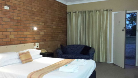 AA Hilldrop Motor Inn - Accommodation Gold Coast 0