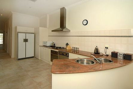 Michelle's Garden Apartments - Gold Coast 4U 4