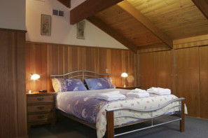 Black Dolphin Townhouse And Apartment - Accommodation Gold Coast 3