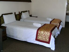 Molly Morgan Motor Inn - Accommodation Gold Coast 3