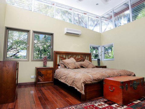Moonshadow Villas - Accommodation Gold Coast 0